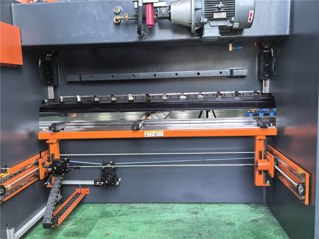 130T 3200MM DA53T 4+1 Axis Hydraulic Bending Machine Sheet Metal Cnc Press Brake - Image 3