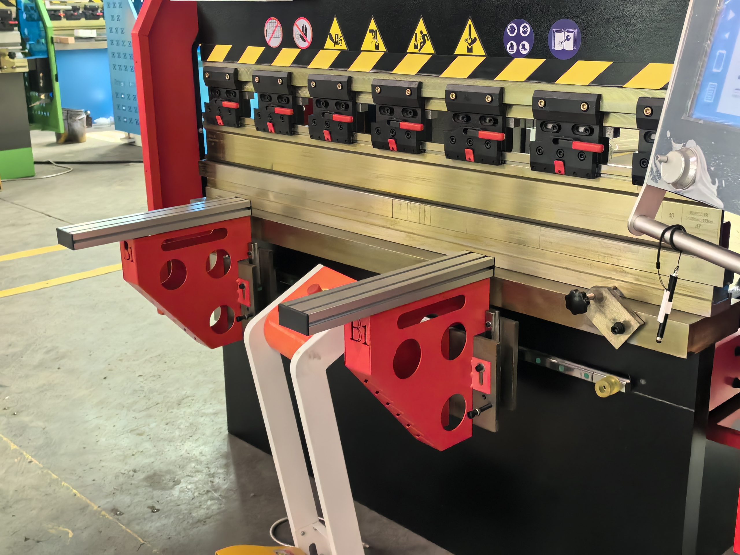 160T1600MM Hydraulic Cnc Press Brake Steel Plate WC67k Hydraulic Bending Machine - Image 3