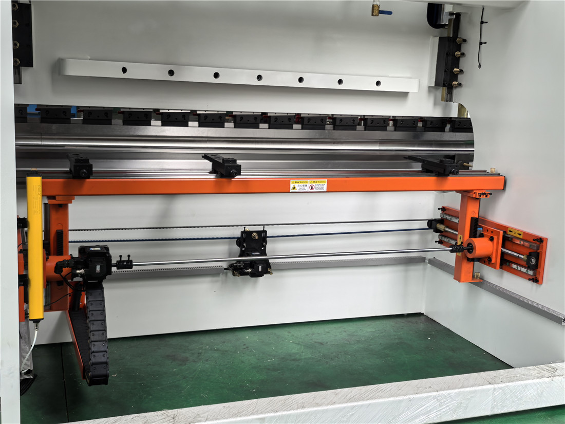 200T/3200 ESA Cnc Press Brake and Bending Machine for Sheet Metal with Factory Sales - Image 2