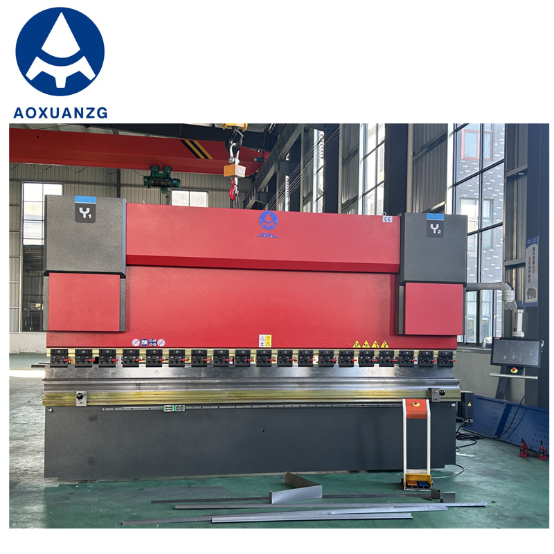 Red And Black 200T4000MM AX68T Controller 4+1 Axis Bending Machine