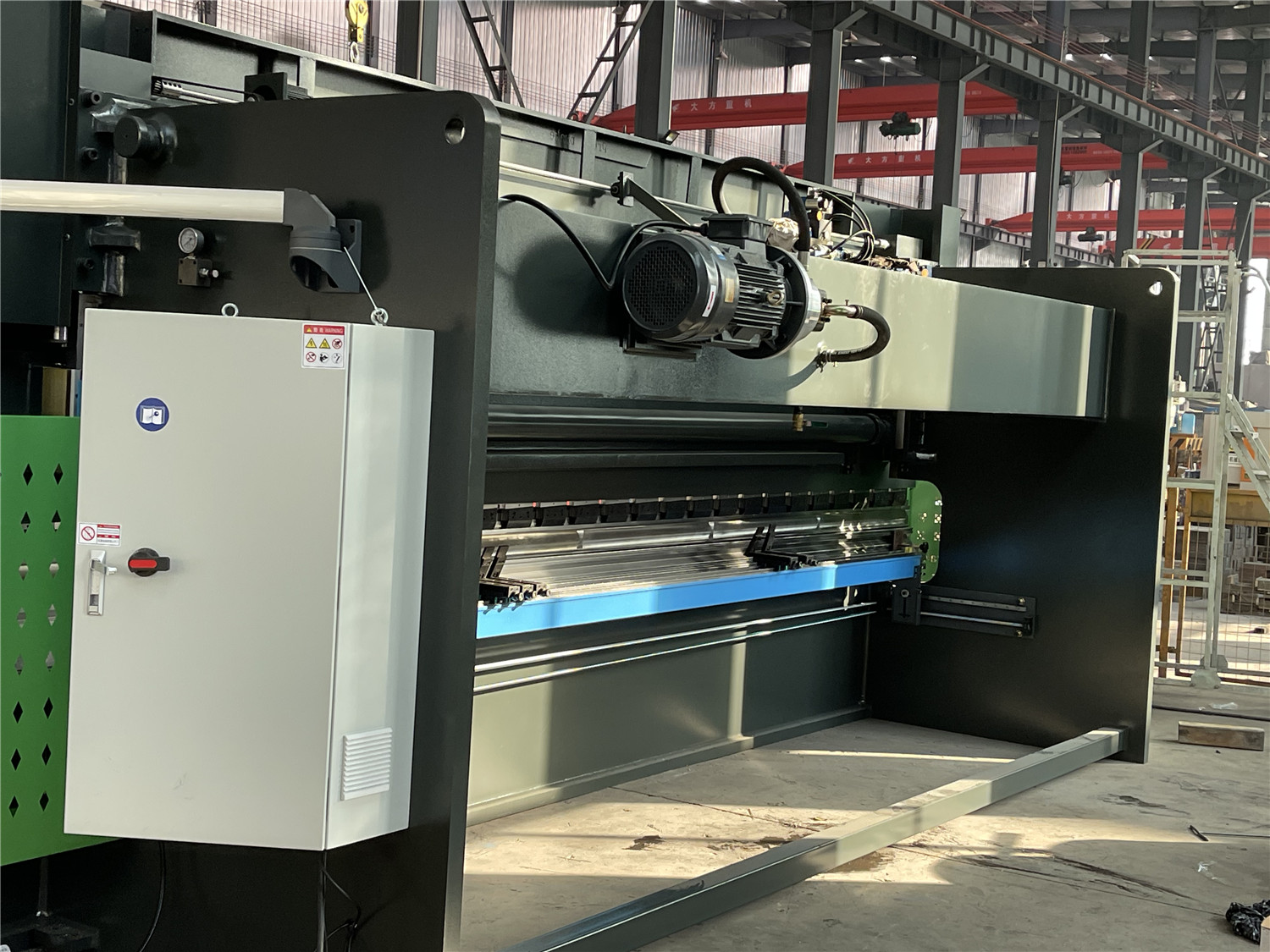 200T/6000 High Quality Fully Automatic Metal Bending Machine CNC Hydraulic Precise Press Brake Custom Metalwork - Image 2