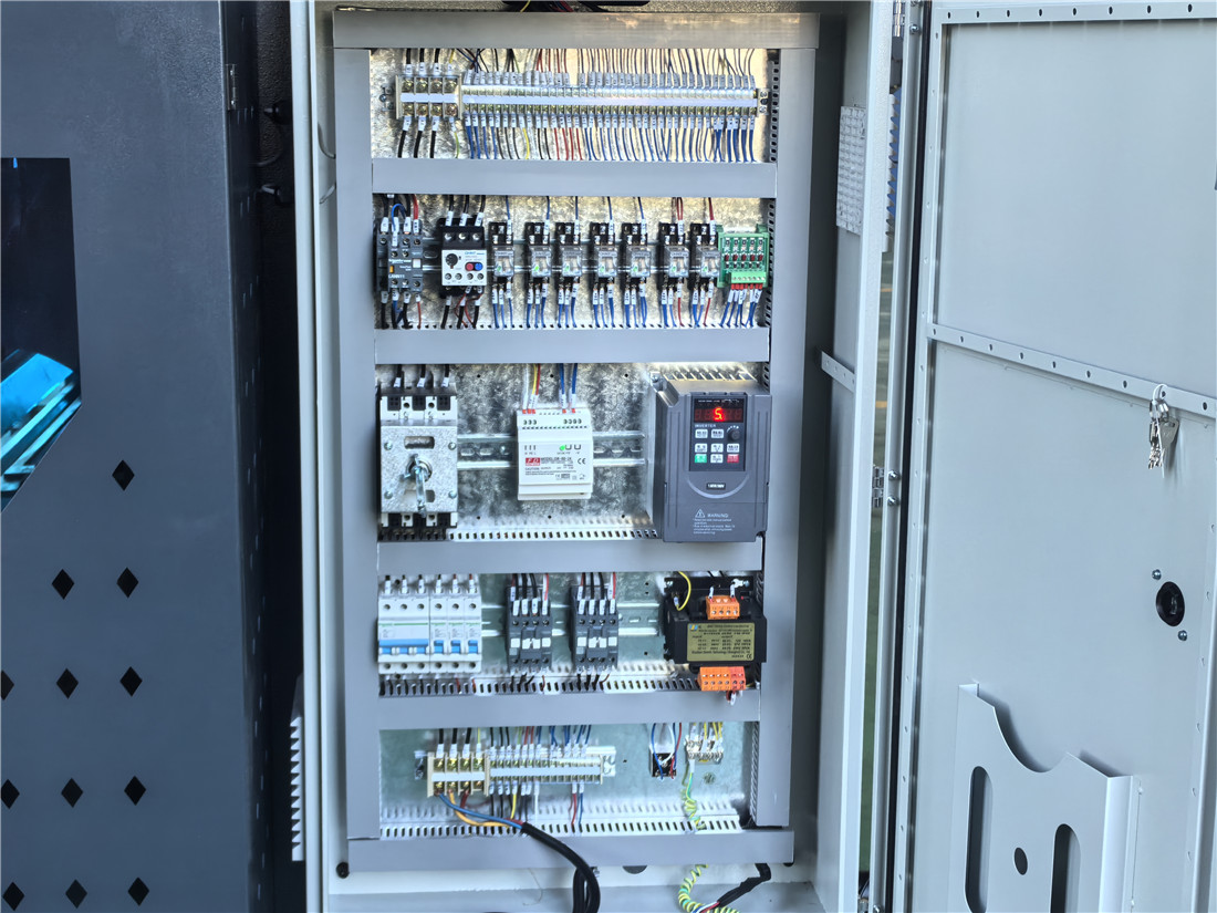 40T 30T ESTUN E21 1200 1600 Hydraulic CNC Press Brake Mini Bending Machines - Image 4