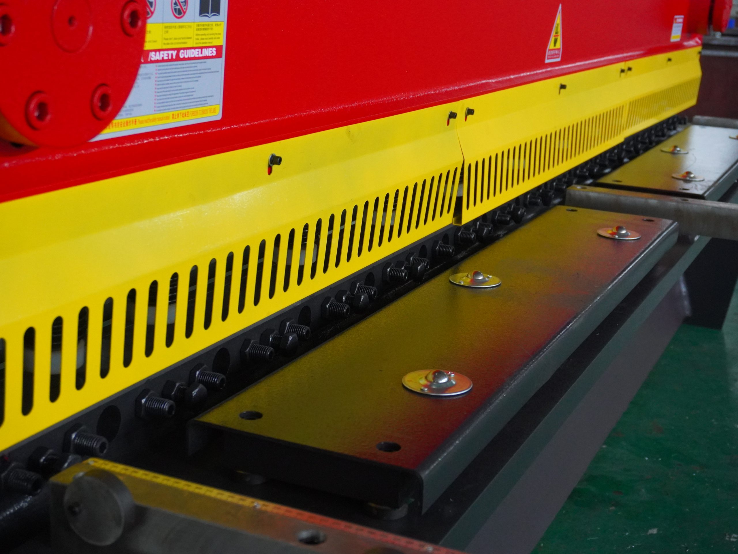 4000mm length CNC hydraulic shearing machine - Image 3