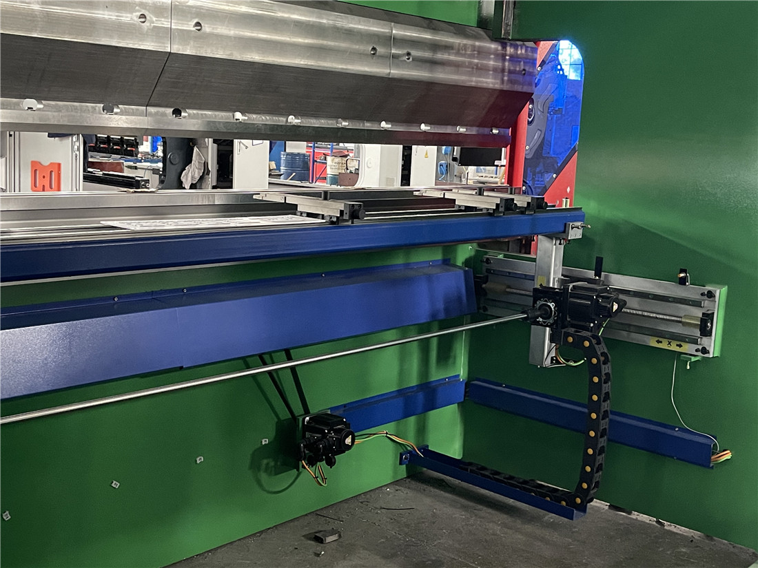 Automatic Double-Machine Linkage Hydraulic Press Brake CNC Control System - Image 4
