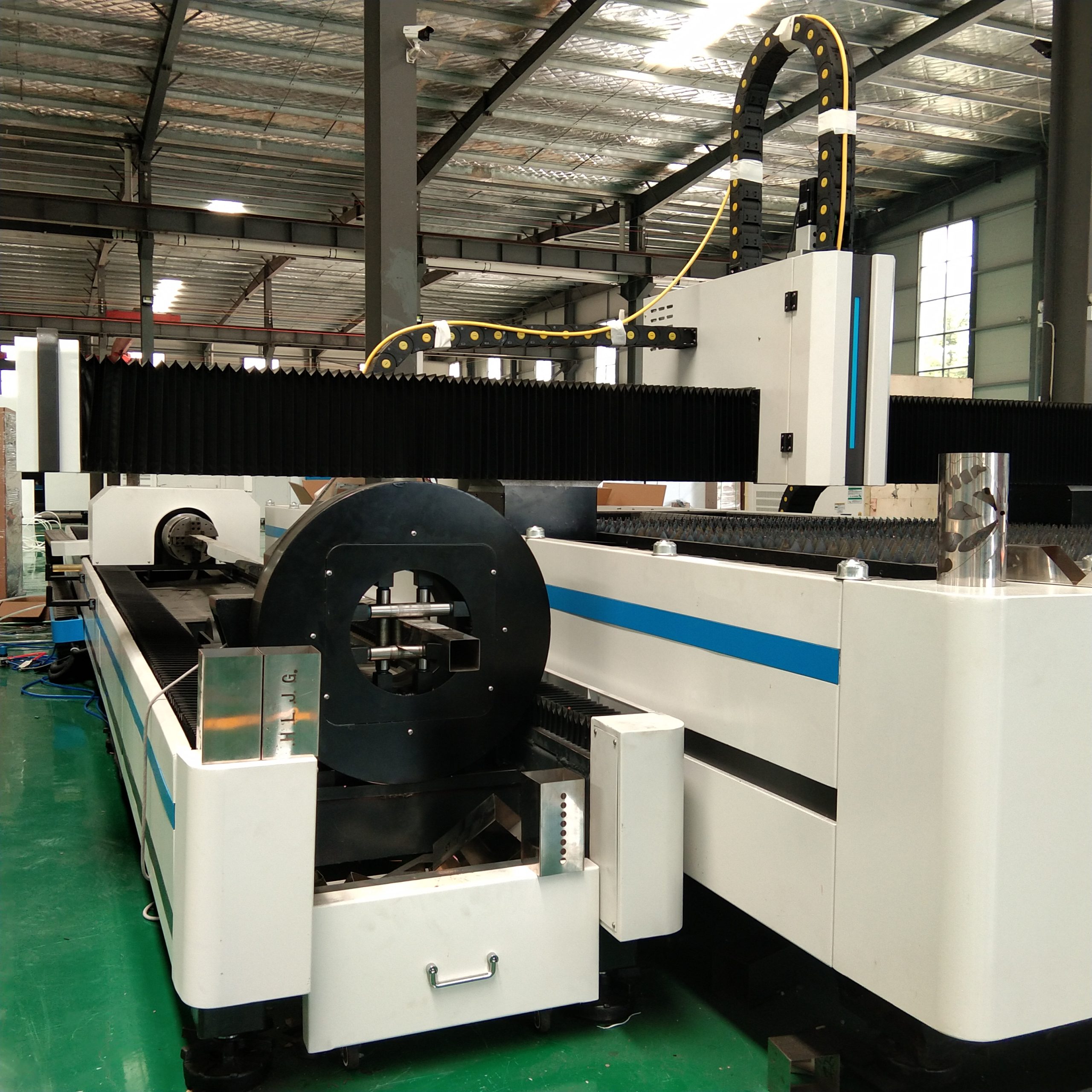 Metal laser cutting machine high power carbon steel stainless steel cutting machine - Image 4